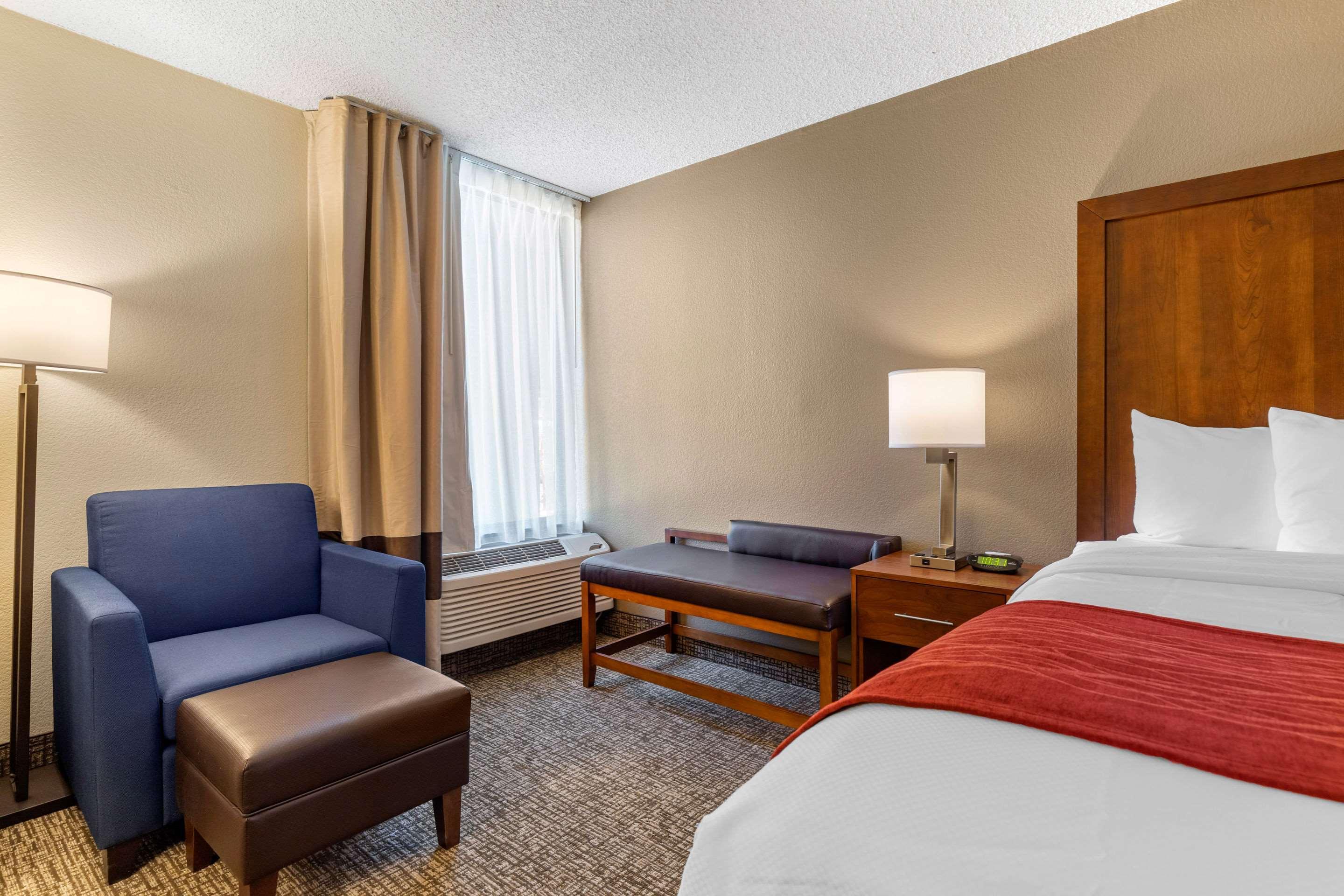 Comfort Inn University Wilmington Bagian luar foto