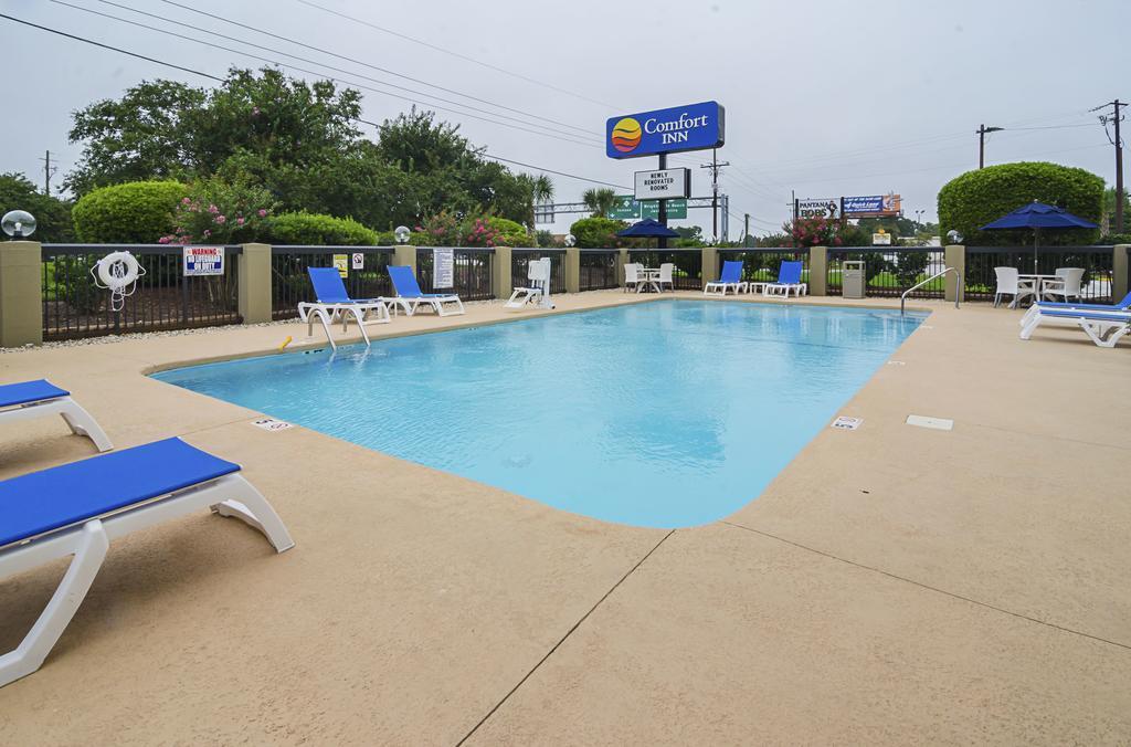 Comfort Inn University Wilmington Bagian luar foto