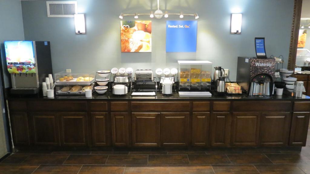 Comfort Inn University Wilmington Bagian luar foto