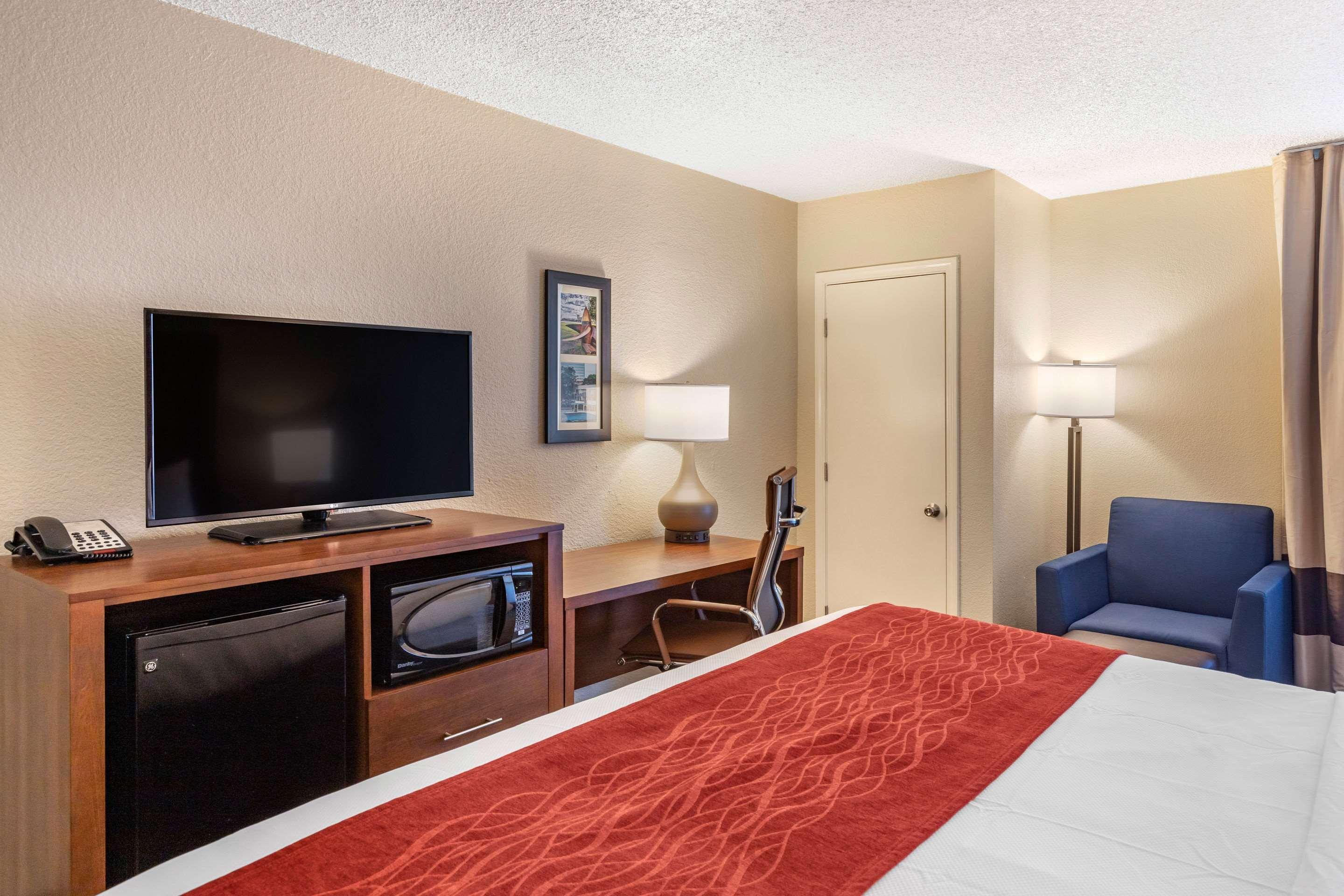 Comfort Inn University Wilmington Bagian luar foto