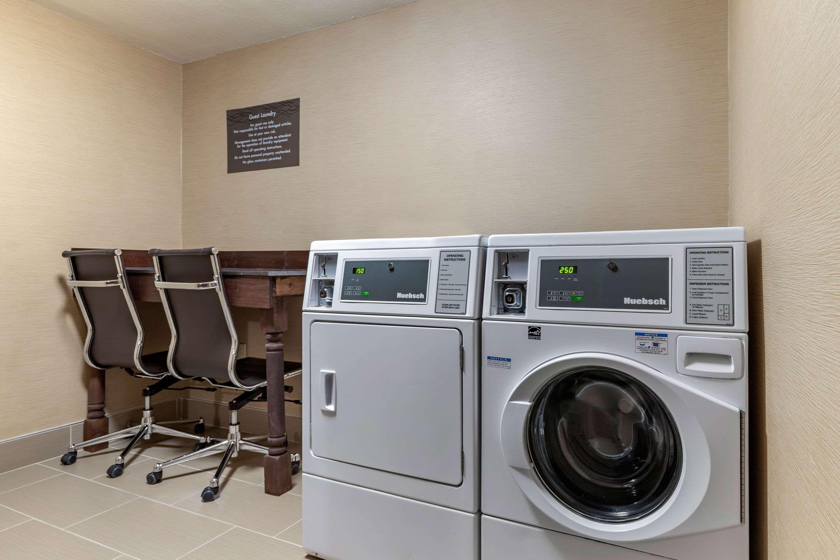 Comfort Inn University Wilmington Bagian luar foto