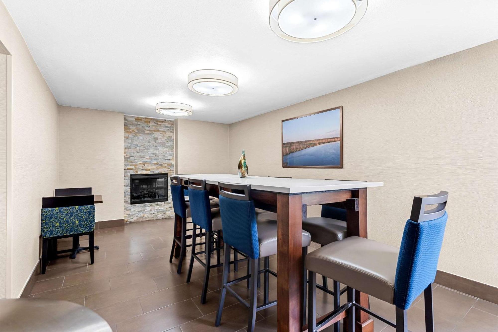 Comfort Inn University Wilmington Bagian luar foto