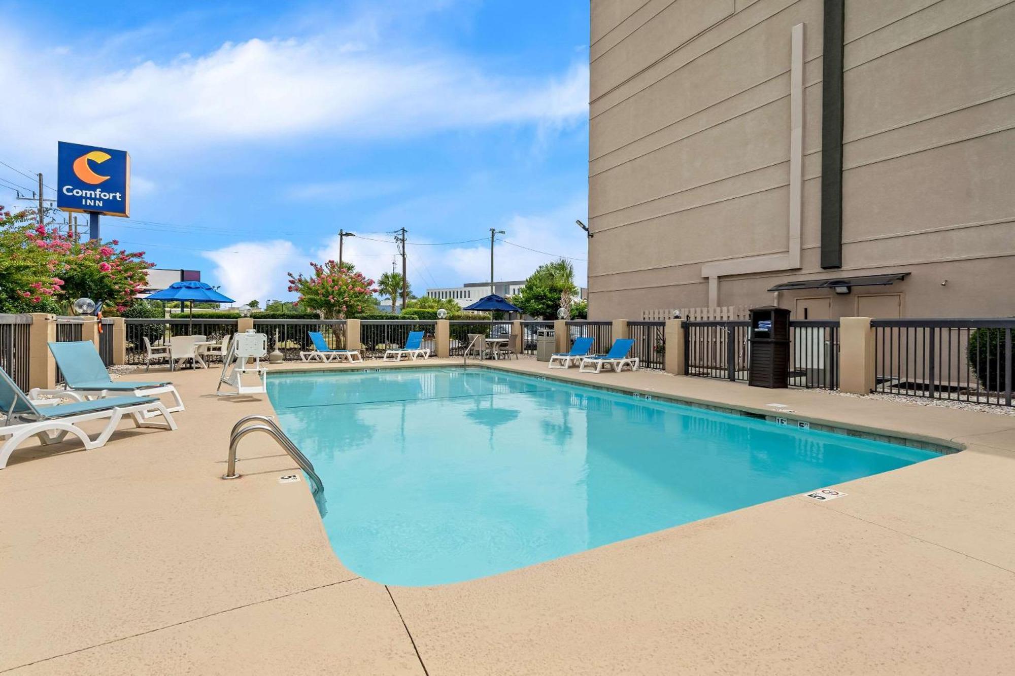 Comfort Inn University Wilmington Bagian luar foto