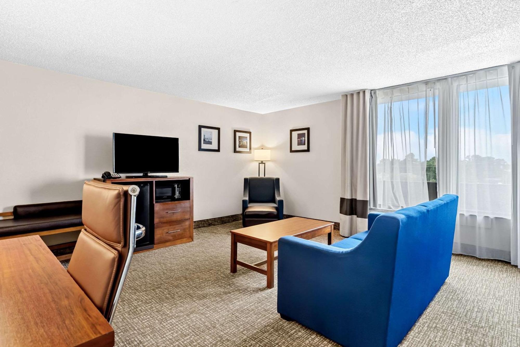 Comfort Inn University Wilmington Bagian luar foto