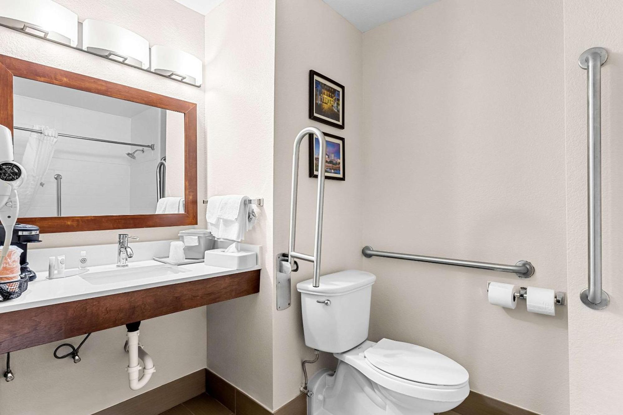 Comfort Inn University Wilmington Bagian luar foto