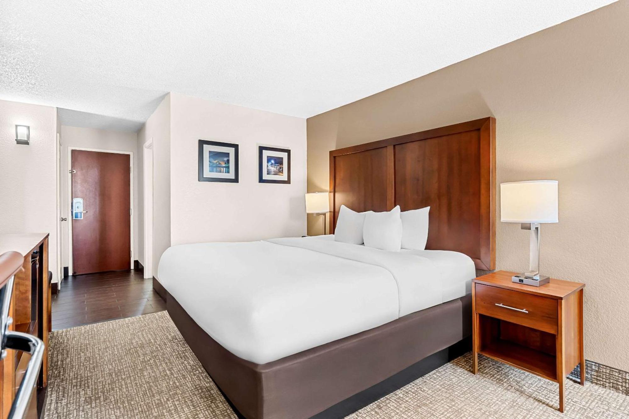 Comfort Inn University Wilmington Bagian luar foto