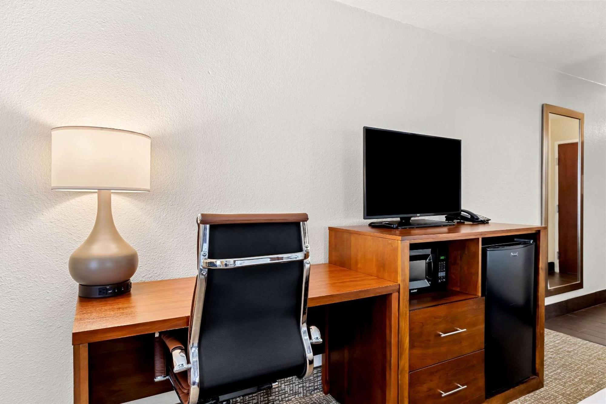 Comfort Inn University Wilmington Bagian luar foto