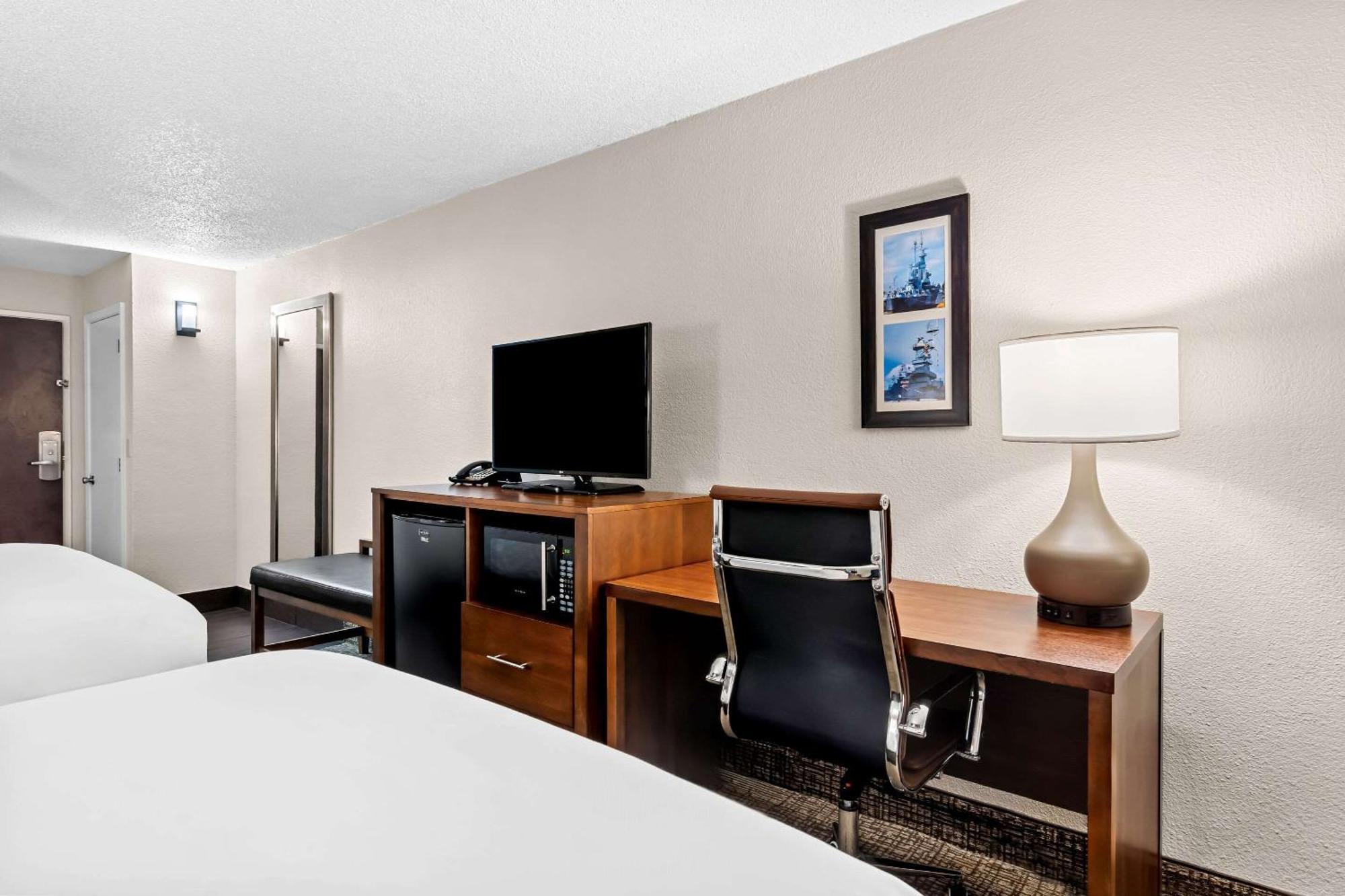 Comfort Inn University Wilmington Bagian luar foto