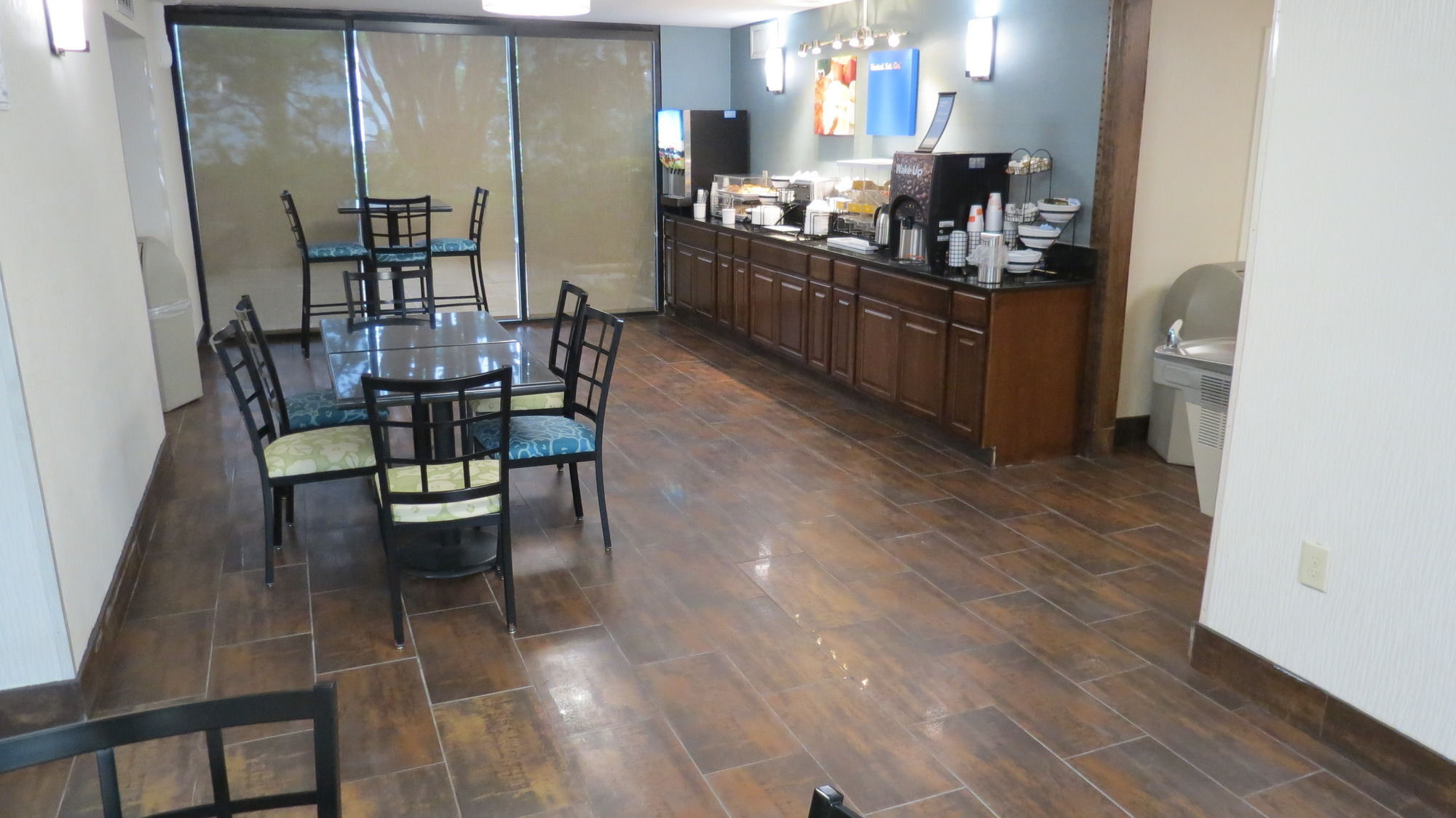 Comfort Inn University Wilmington Bagian luar foto
